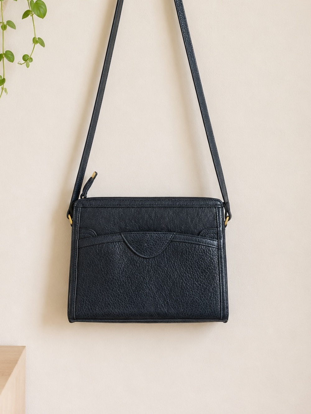 Vintage Cornell Navy Pebbled Leather Crossbody Bag Minimalist Classic Structured